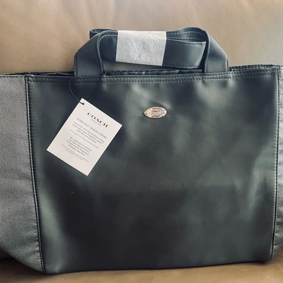 Coach Elegant Black 🖤 and Gray🩶 Metallic Tote - Picture 5 of 17